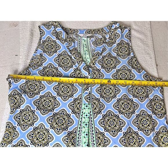 Crown & Ivy Women’s Blue White Trellis Summer Tank Sleeveless Blouse Size Medium - Picture 4 of 6